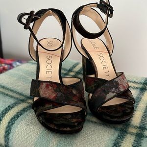 Romantic Velvet Sandals